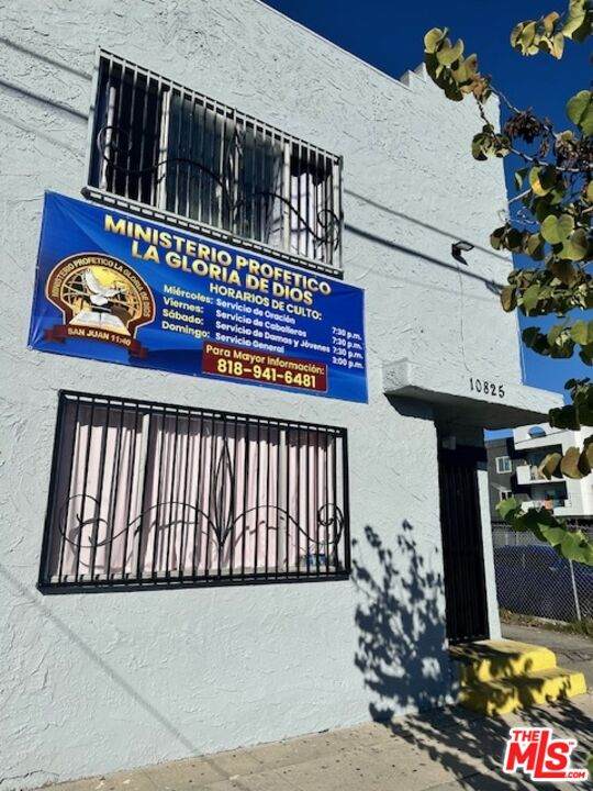 10825 Magnolia Blvd - Photo 1