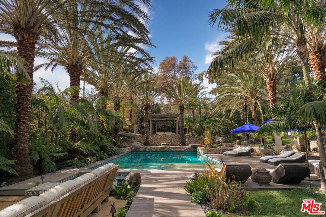 7059 Fernhill Dr - Photo 1