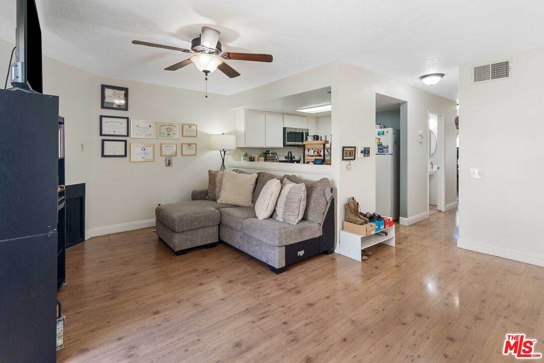 18209 Sierra Hwy - Photo 1