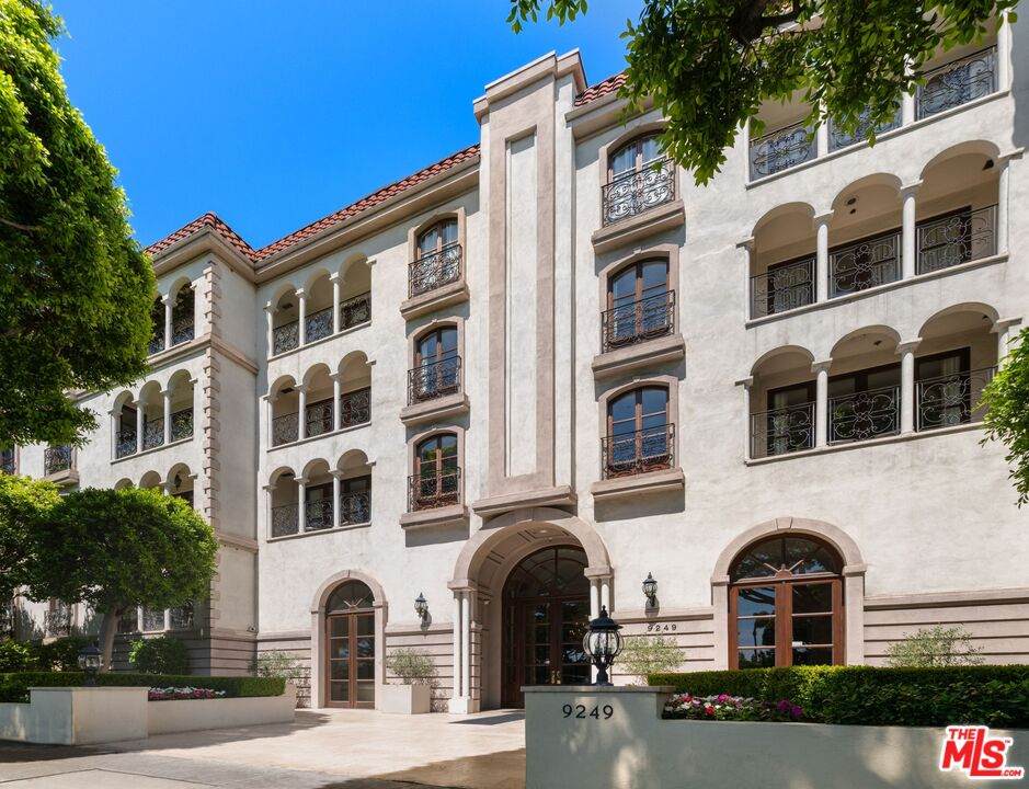 9249 Burton Way - Photo 1