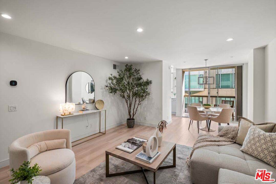 10747 Wilshire Blvd - Photo 1