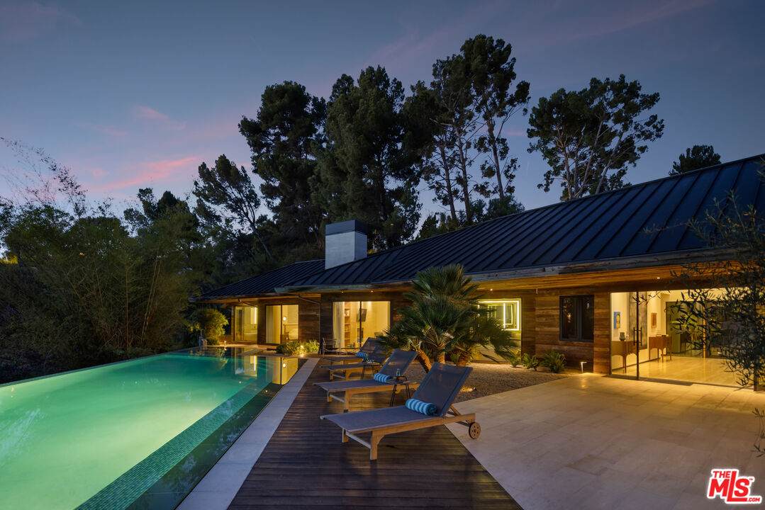 1120 El Retiro Way - Photo 1