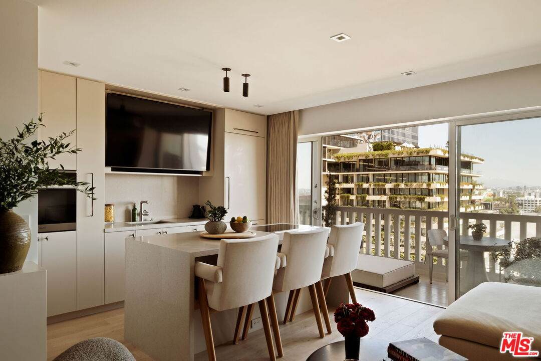 999 Doheny Dr - Photo 1