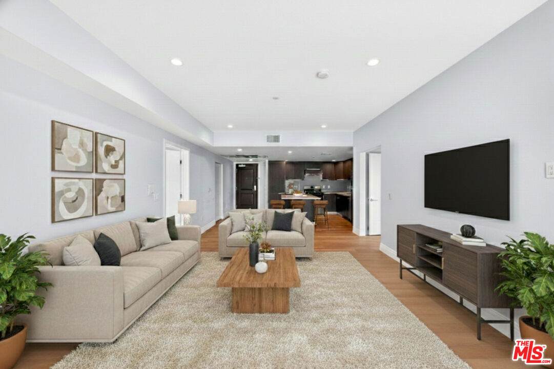 2939 Leeward Ave - Photo 1