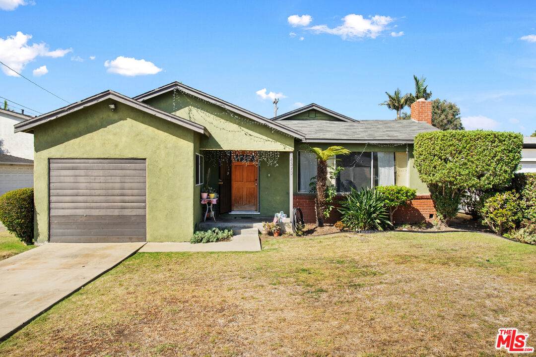 4373 Mcconnell Blvd - Photo 1