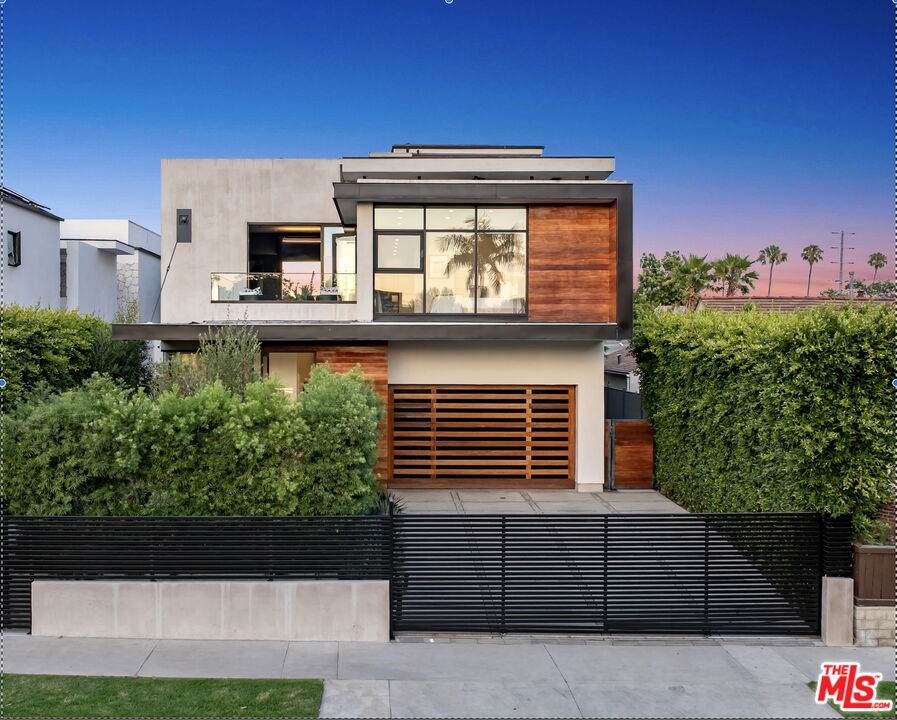 818 Curson Ave - Photo 1