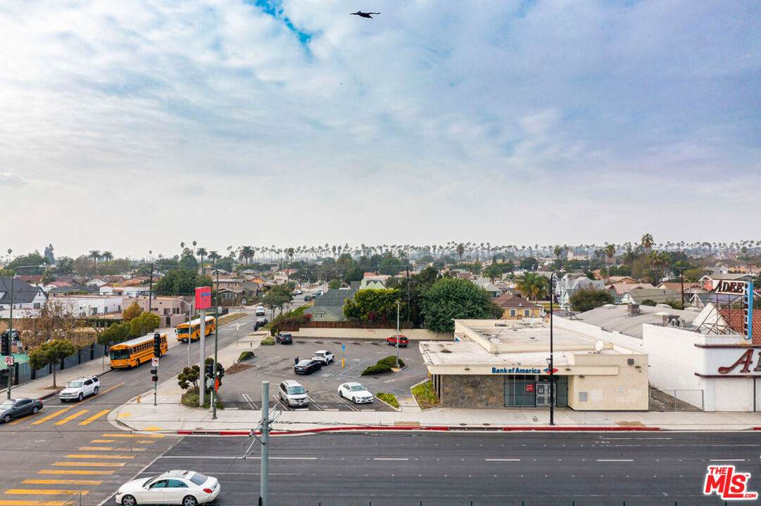 5471 Crenshaw Blvd - Photo 1