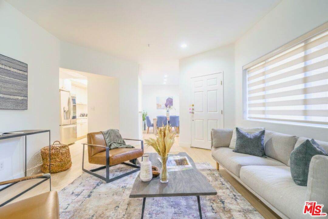 861 Windsor Blvd - Photo 1