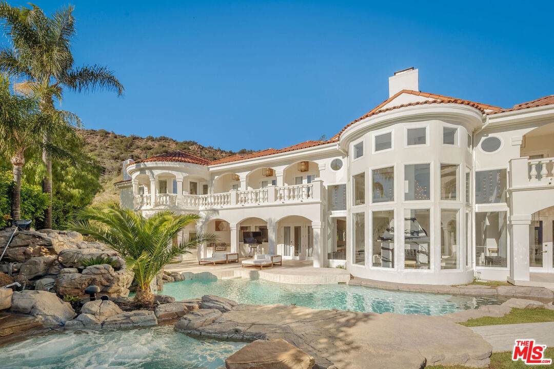 25665 Mulholland Hwy - Photo 1