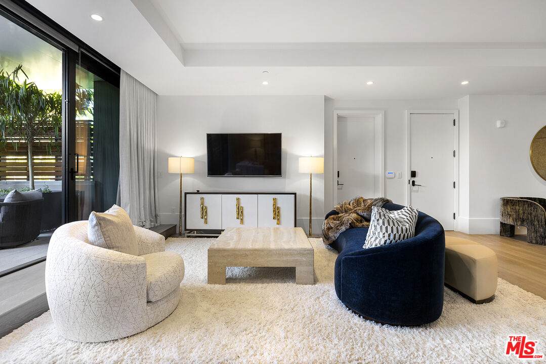 8420 Sunset Blvd - Photo 1
