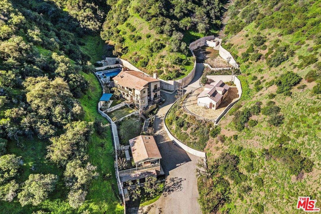 4099 Mandeville Canyon Rd - Photo 1