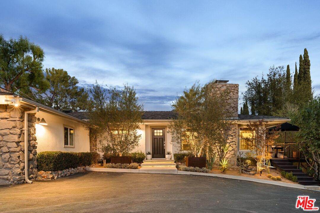 5117 Lubao Ave - Photo 1