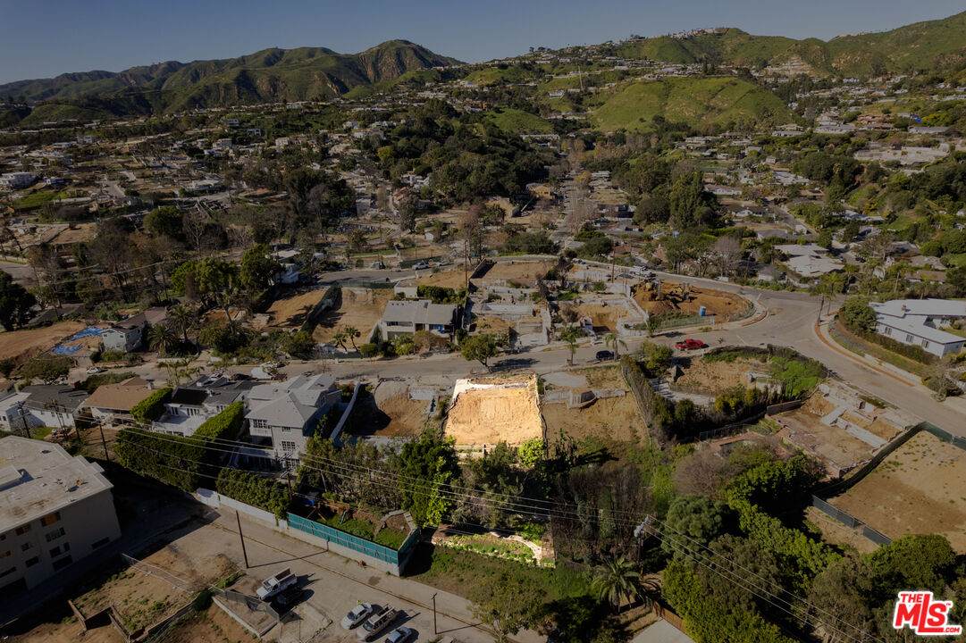 844 Las Lomas Ave - Photo 1