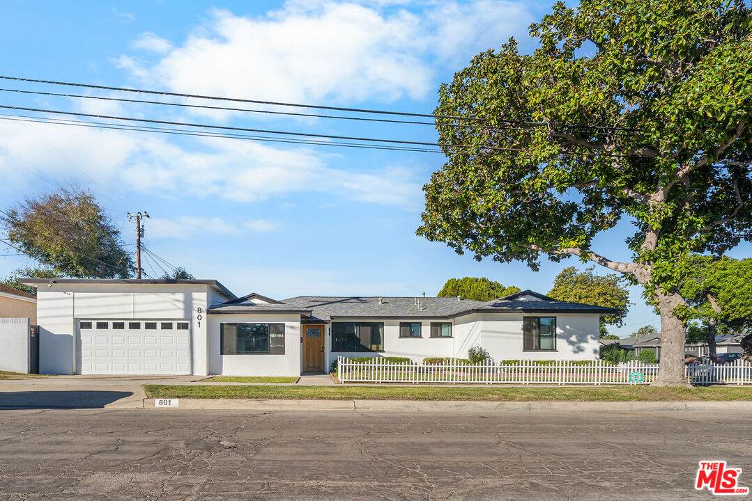 801 Courtney Ave - Photo 1