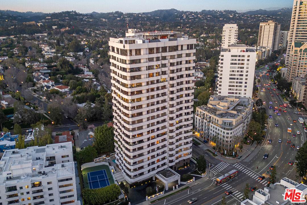 10601 Wilshire Blvd - Photo 1