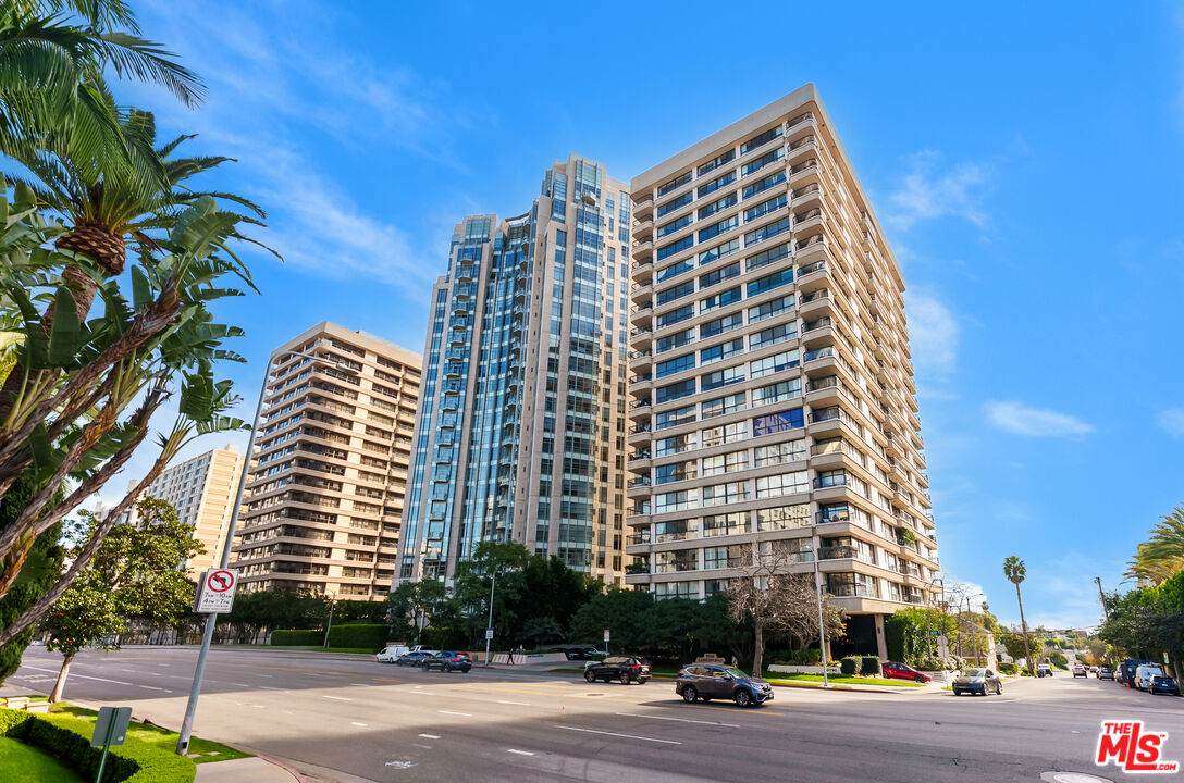 10790 Wilshire Blvd - Photo 1