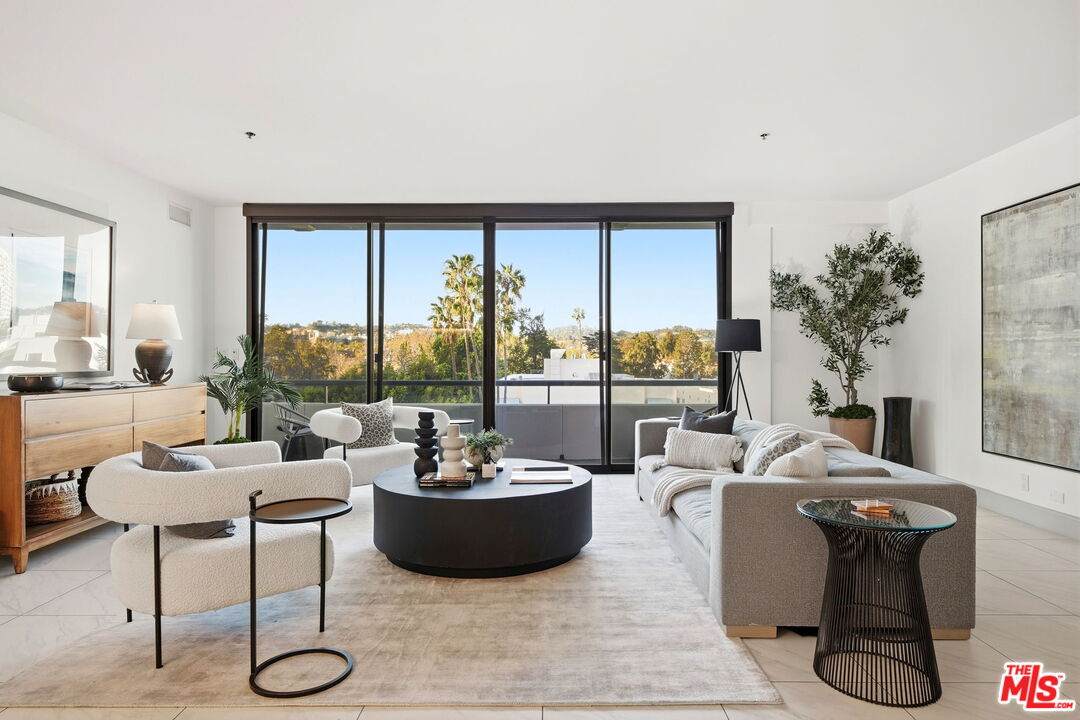 10660 Wilshire Blvd - Photo 1