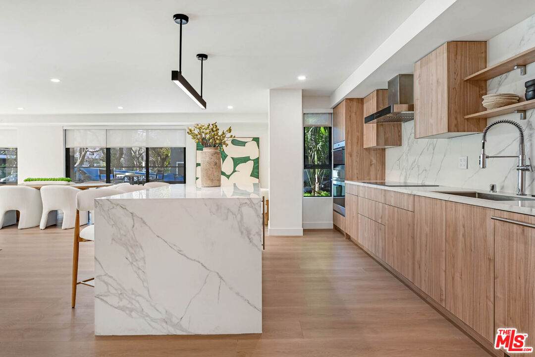 350 Palm Dr - Photo 1