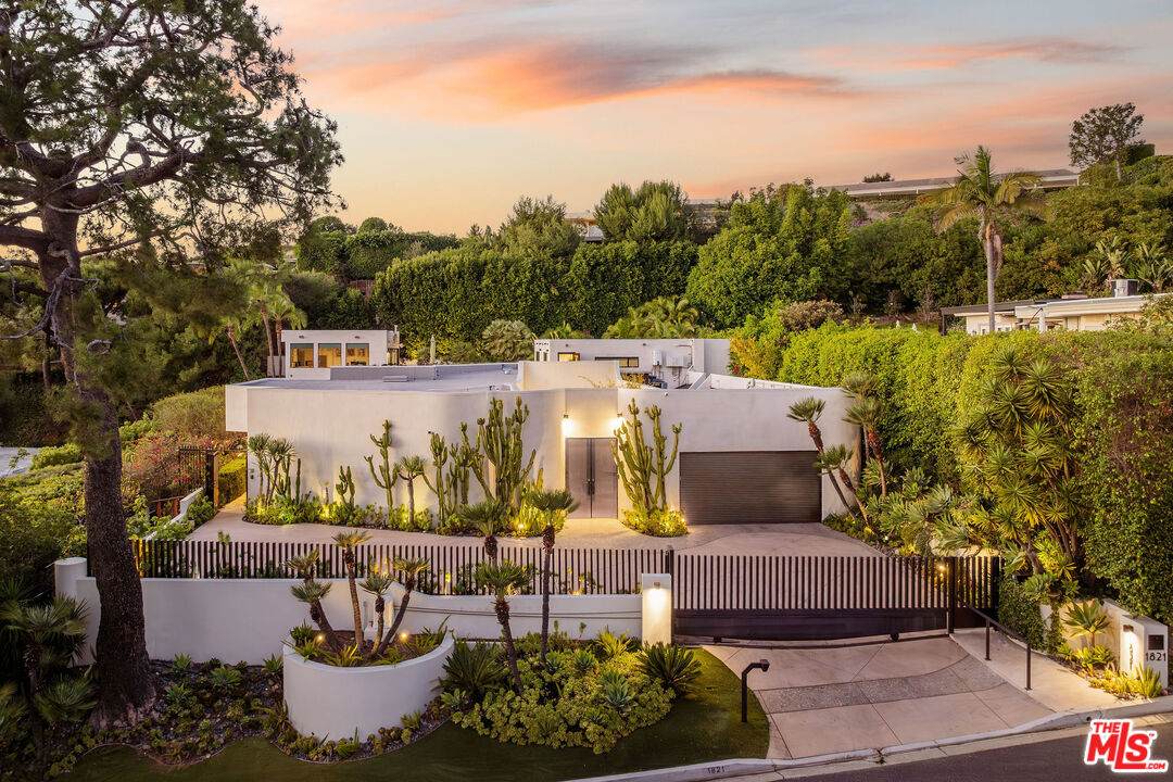 1821 Loma Vista Dr - Photo 1