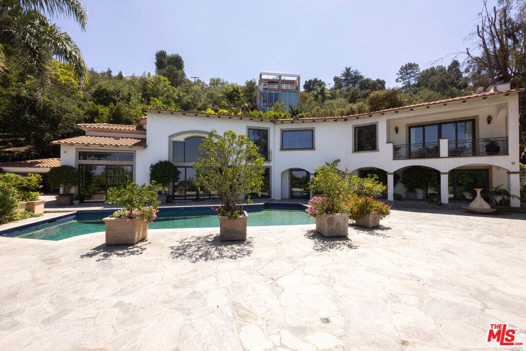 13355 Mulholland Dr - Photo 1