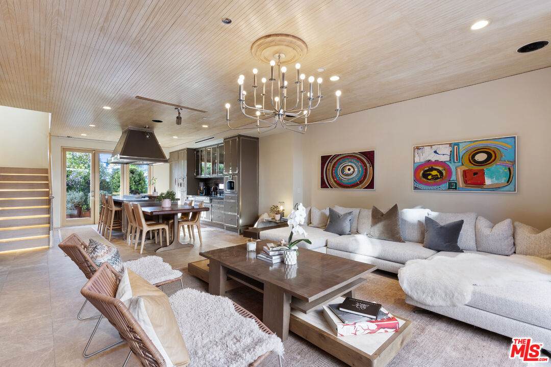 812 Brooks Ave - Photo 1