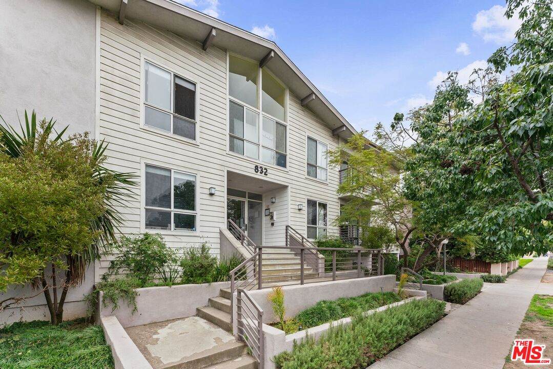 832 Euclid St - Photo 1