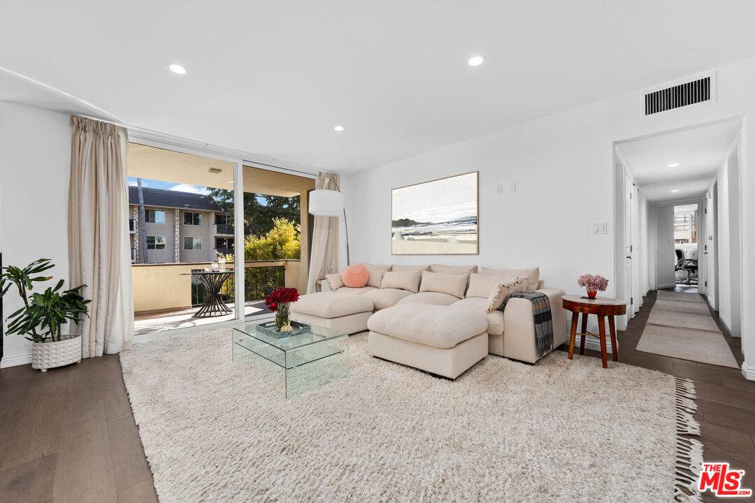 11970 Montana Ave - Photo 1