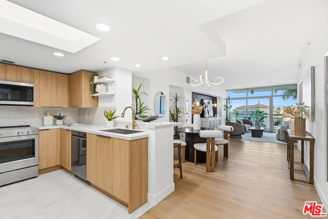 13700 Marina Pointe Dr - Photo 1