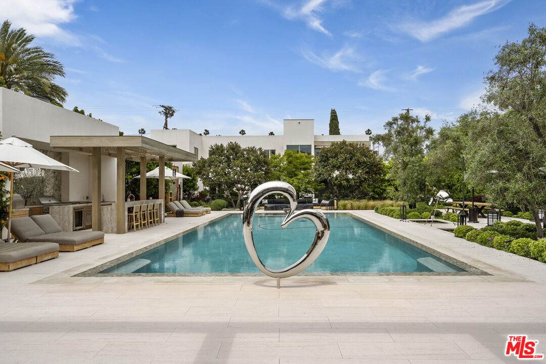 616 Beverly Dr - Photo 1