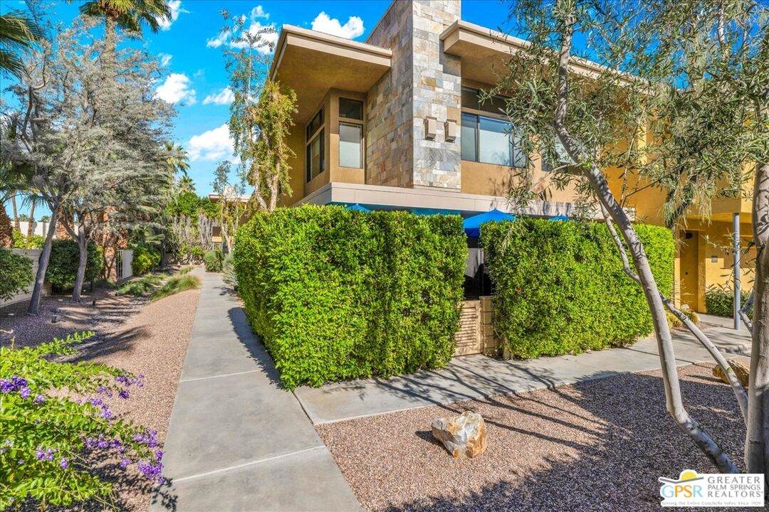 1020 Palm Canyon Dr - Photo 1