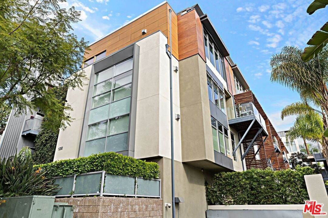 1250 Harper Ave - Photo 1