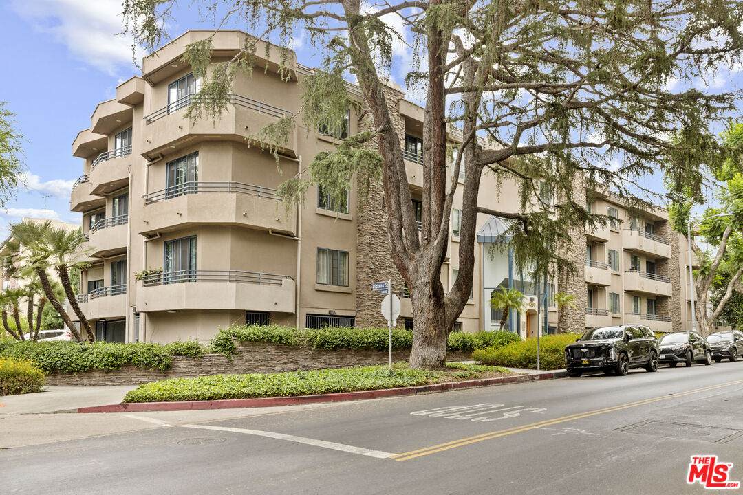 4230 Stansbury Ave - Photo 1