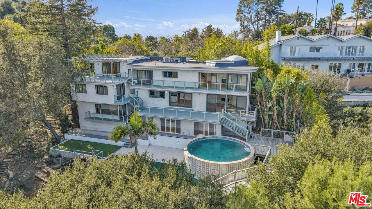 15263 Mulholland Dr - Photo 1