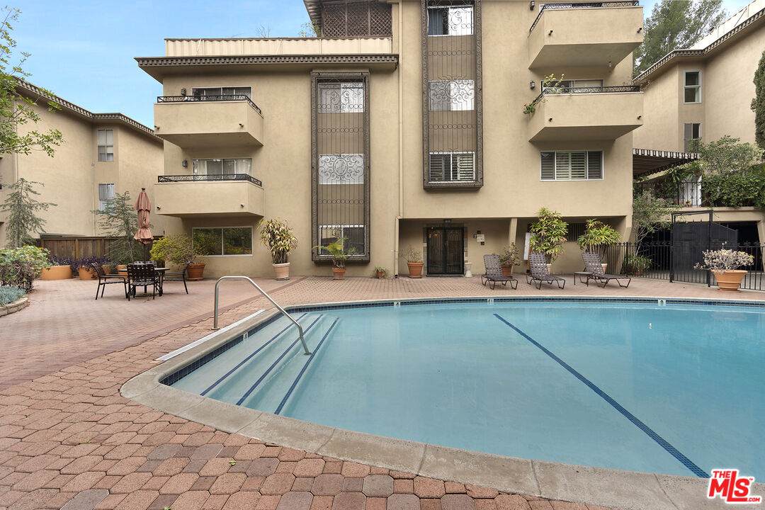 6700 Hillpark Dr - Photo 1