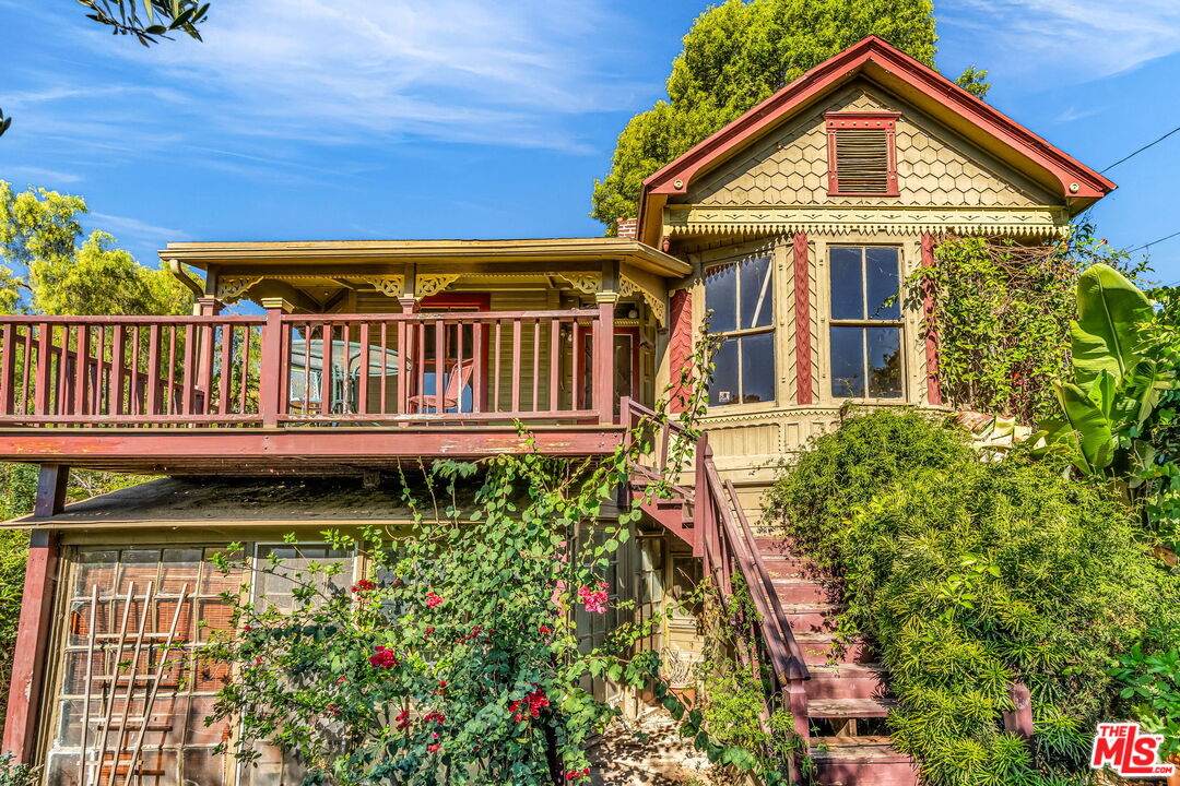 281 Avenue 33 - Photo 1