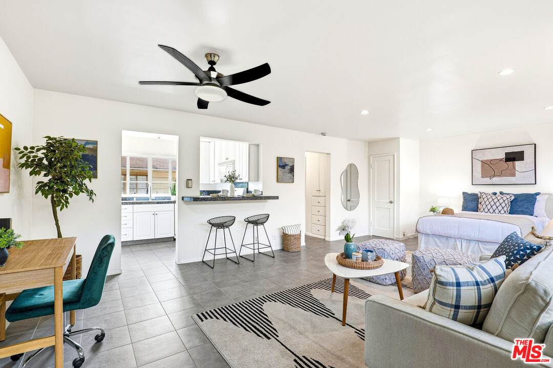11901 Sunset Blvd - Photo 1
