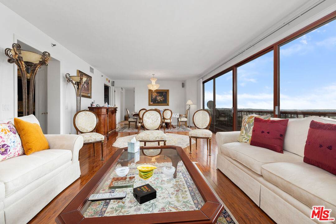 10550 Wilshire Blvd - Photo 1