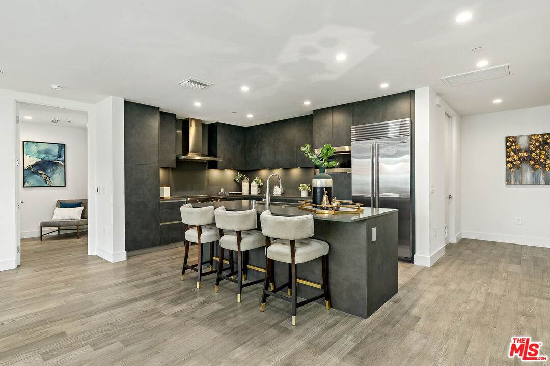 728 Sweetzer Ave - Photo 1