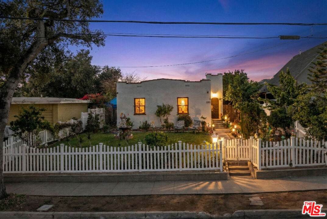 1191 Sunset Ave - Photo 1