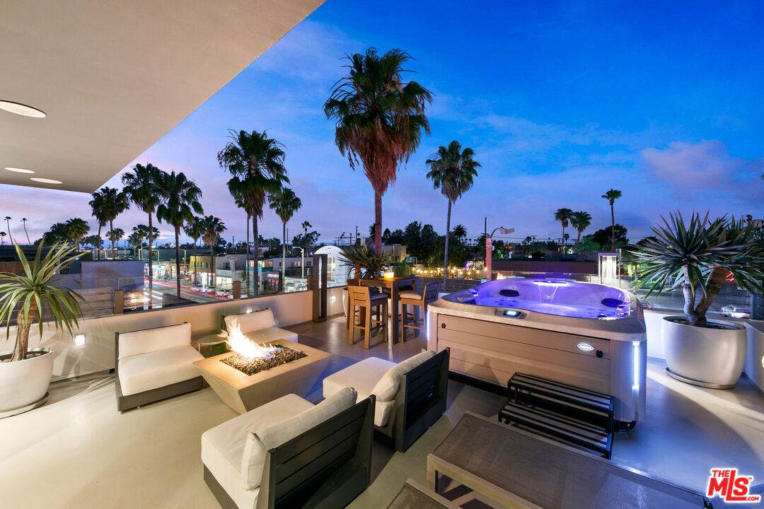 1430 Abbot Kinney Blvd - Photo 1
