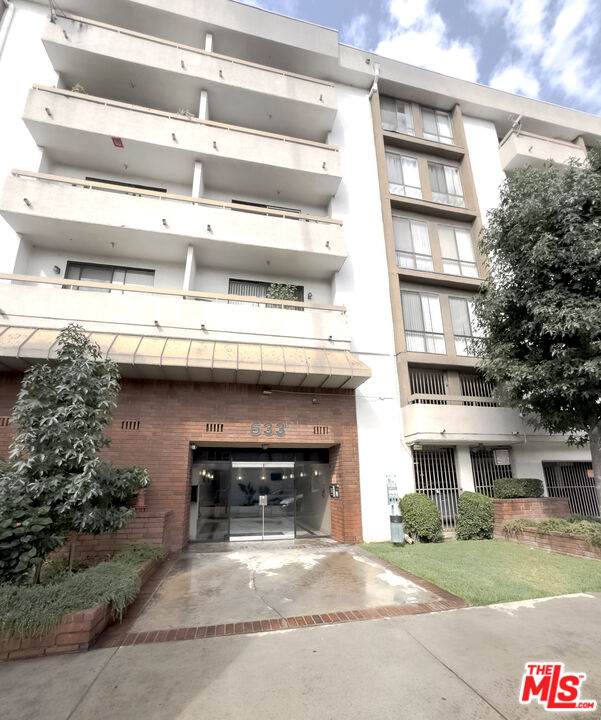 533 St Andrews Pl - Photo 1