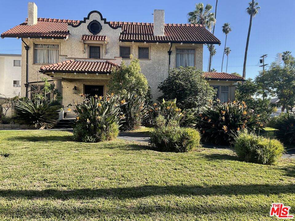 2068 Hobart Blvd - Photo 1