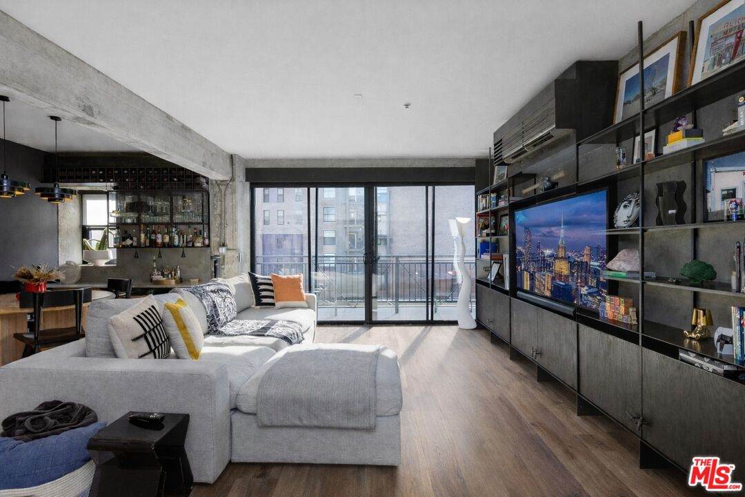 416 Spring St - Photo 1