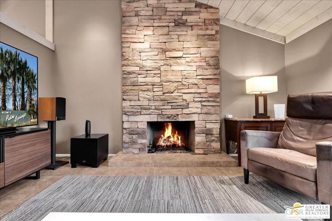 2355 Gene Autry Trl - Photo 1