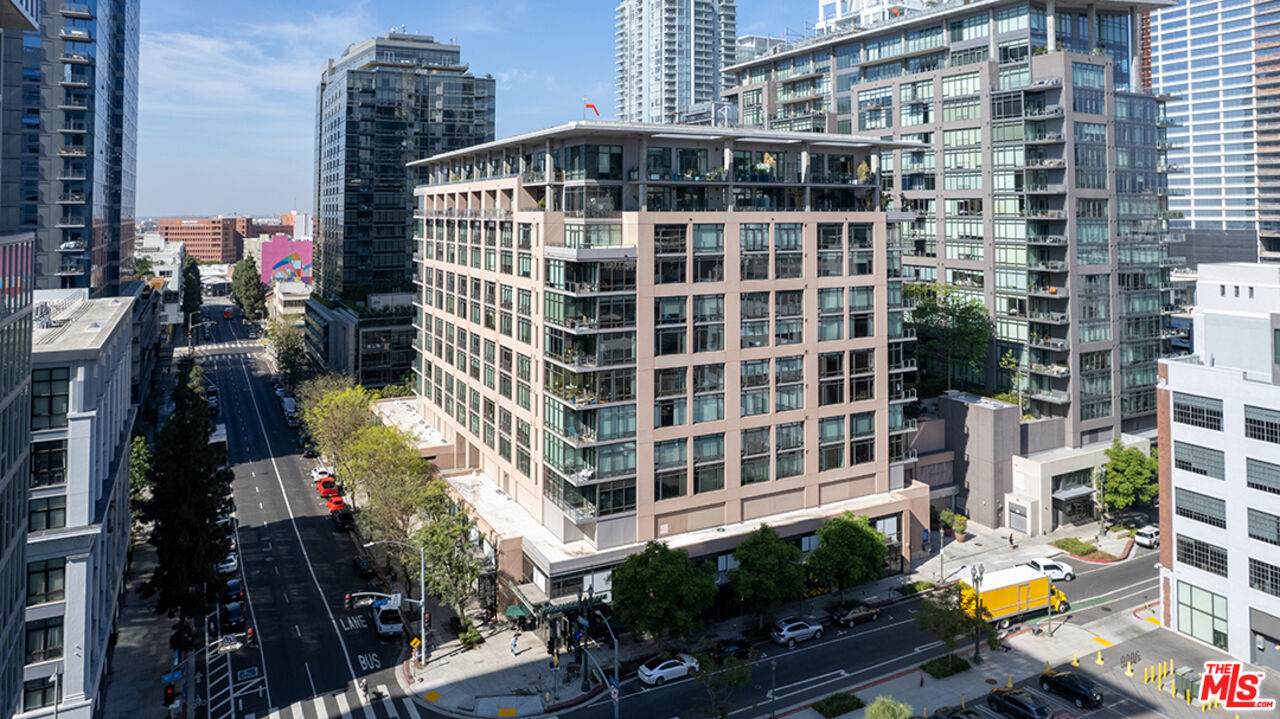 1111 Grand Ave - Photo 1