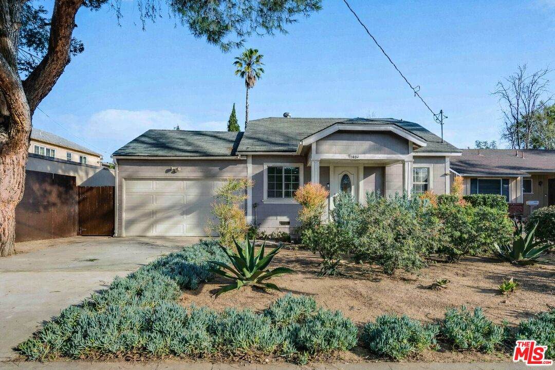 14043 Calvert St - Photo 1