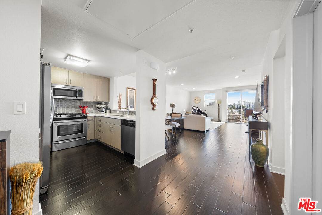 436 Virgil Ave - Photo 1
