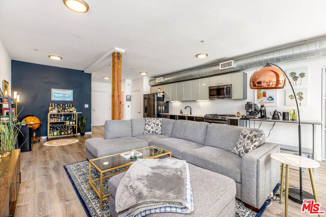 4215 Glencoe Ave - Photo 1