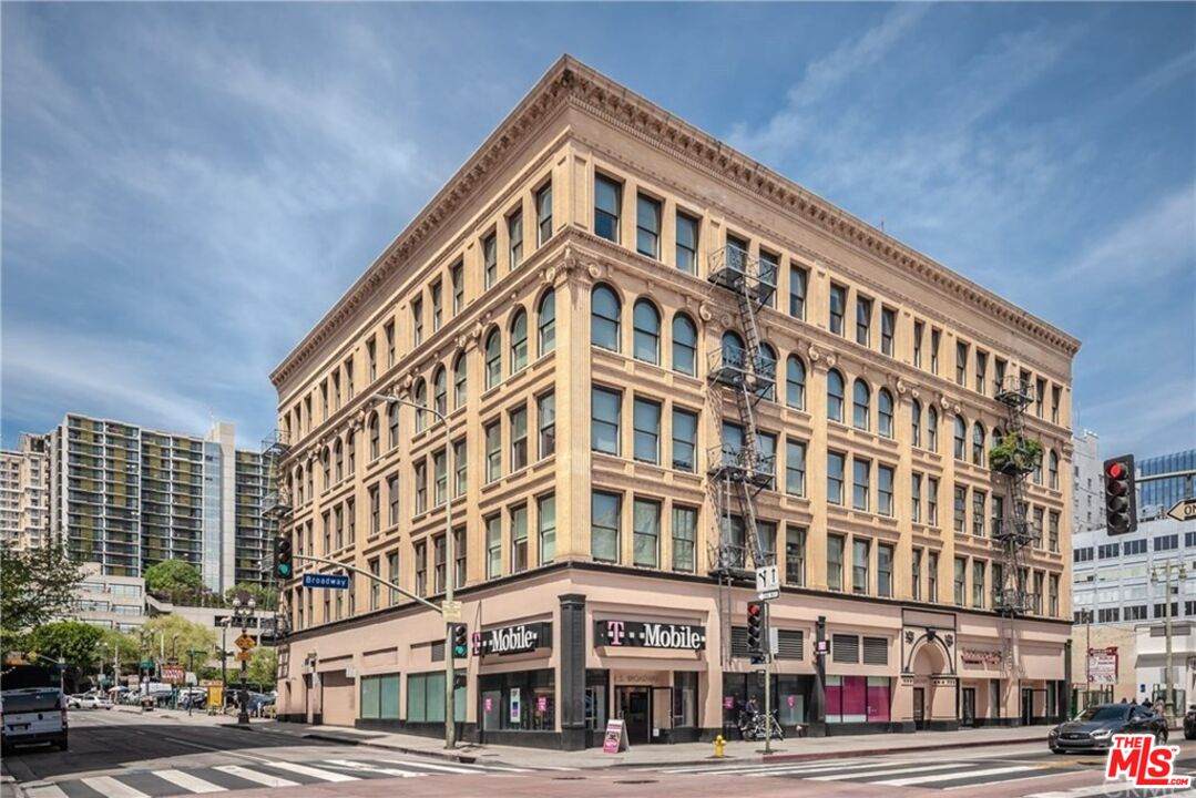 253 Broadway - Photo 1