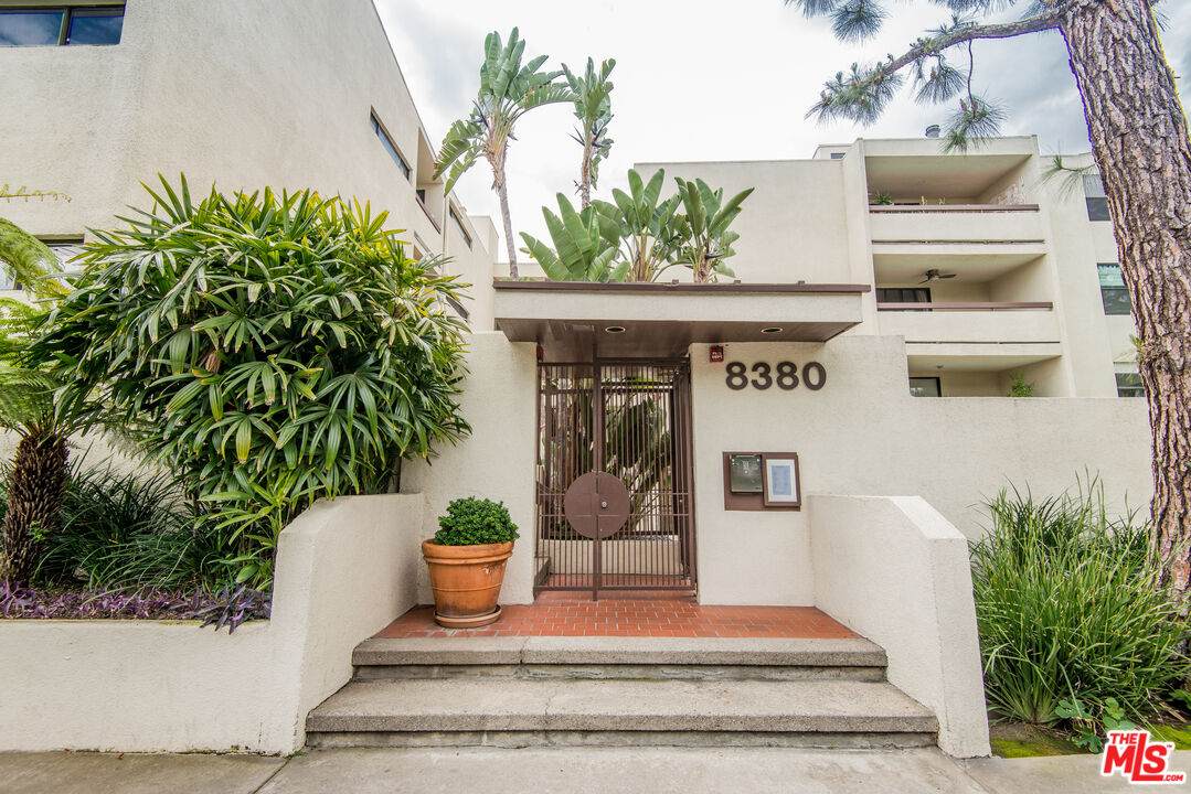 8380 Waring Ave - Photo 1